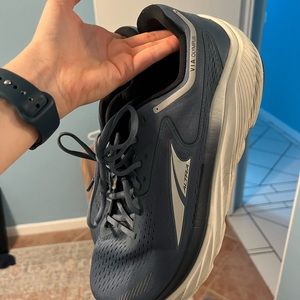 Men’s Altra Via Olympus Running Shoes